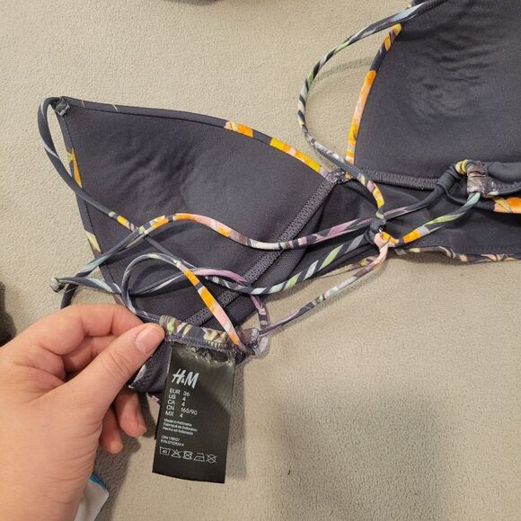 Lot Of Bikini Bras Top Size Small 4 Bikini Swimsuits - Picture 2 of 5